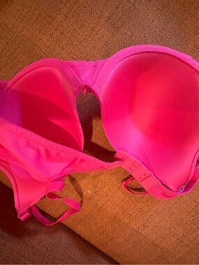 Women’s Hot Pink Padded bra 38 B